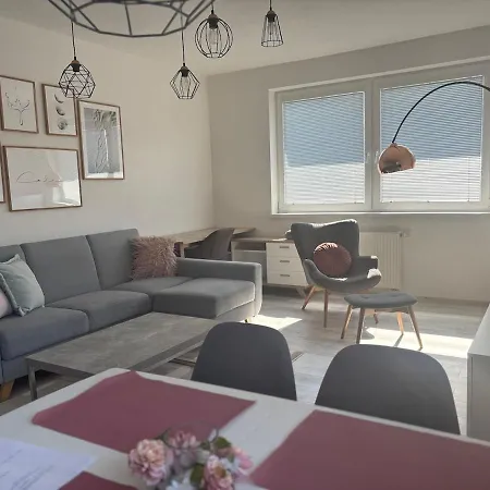 Apartment Sunny In Quiet Area