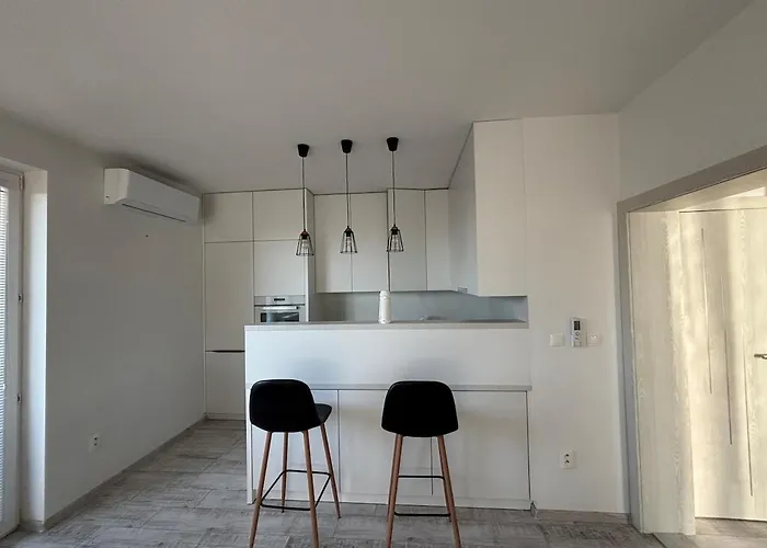 Sunny In Quiet Area *